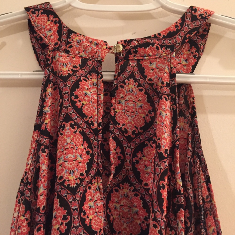 Lovemarks Patterned Off Shoulder Keyhole Back Top - Picture 4 of 4